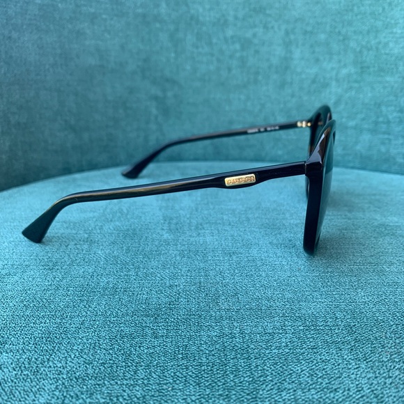 Large Black Gucci Sunglasses - Picture 6 of 13